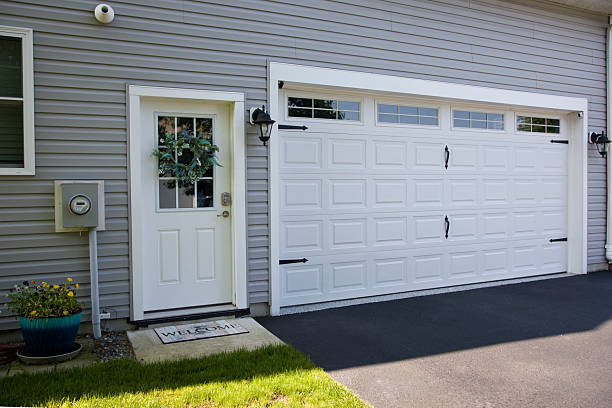 24/7 Emergency Garage Door Panel Replacement experts in Lawton, MI